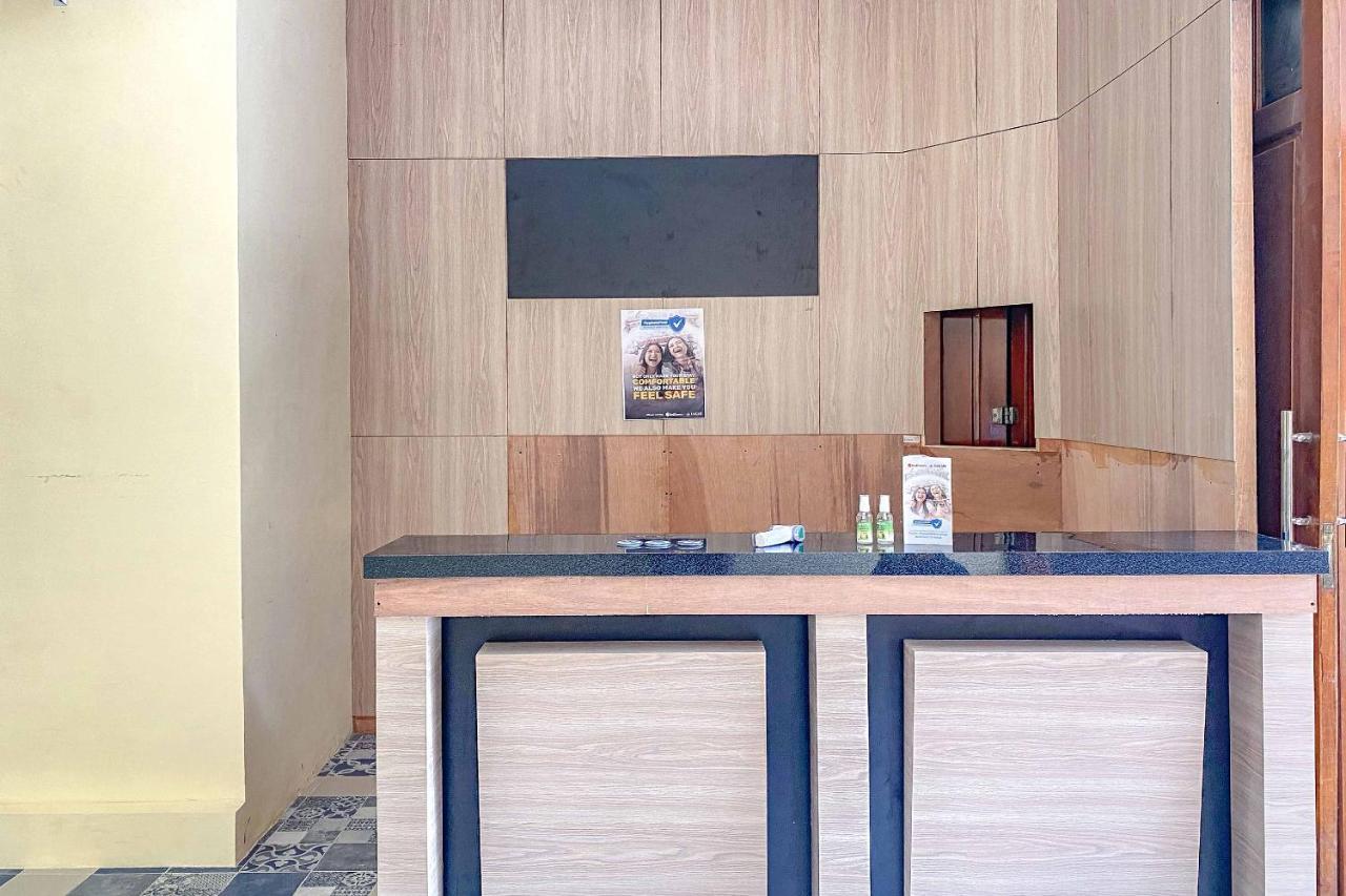 Tini'S Guest House Malang Mitra Reddoorz Bagian luar foto